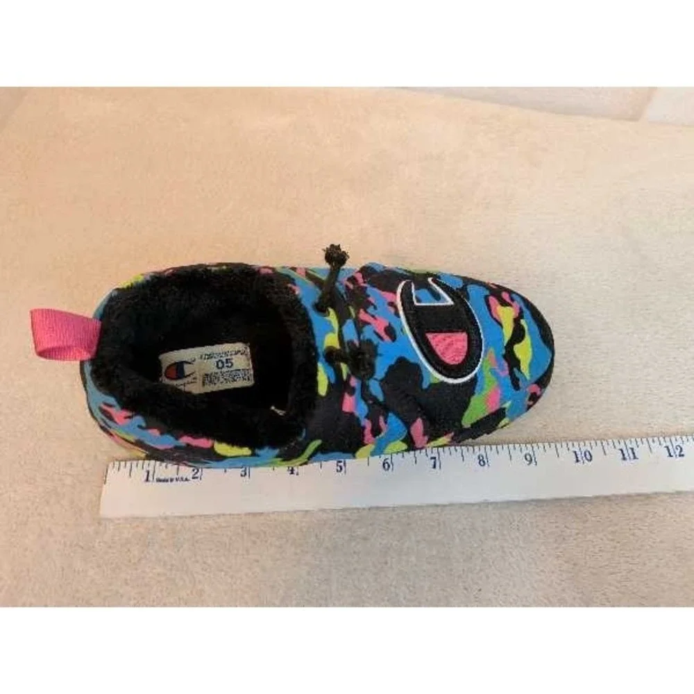 Champion Kids Slippers Blue Camo C Logo Pink Pull Tab Shoes Size 5Y